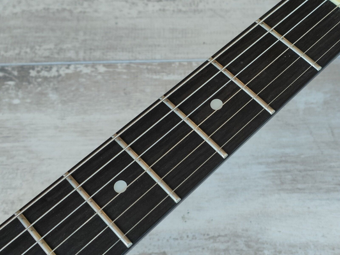 2017 Epiphone Les Paul Studio LT (Heritage Cherry Sunburst)