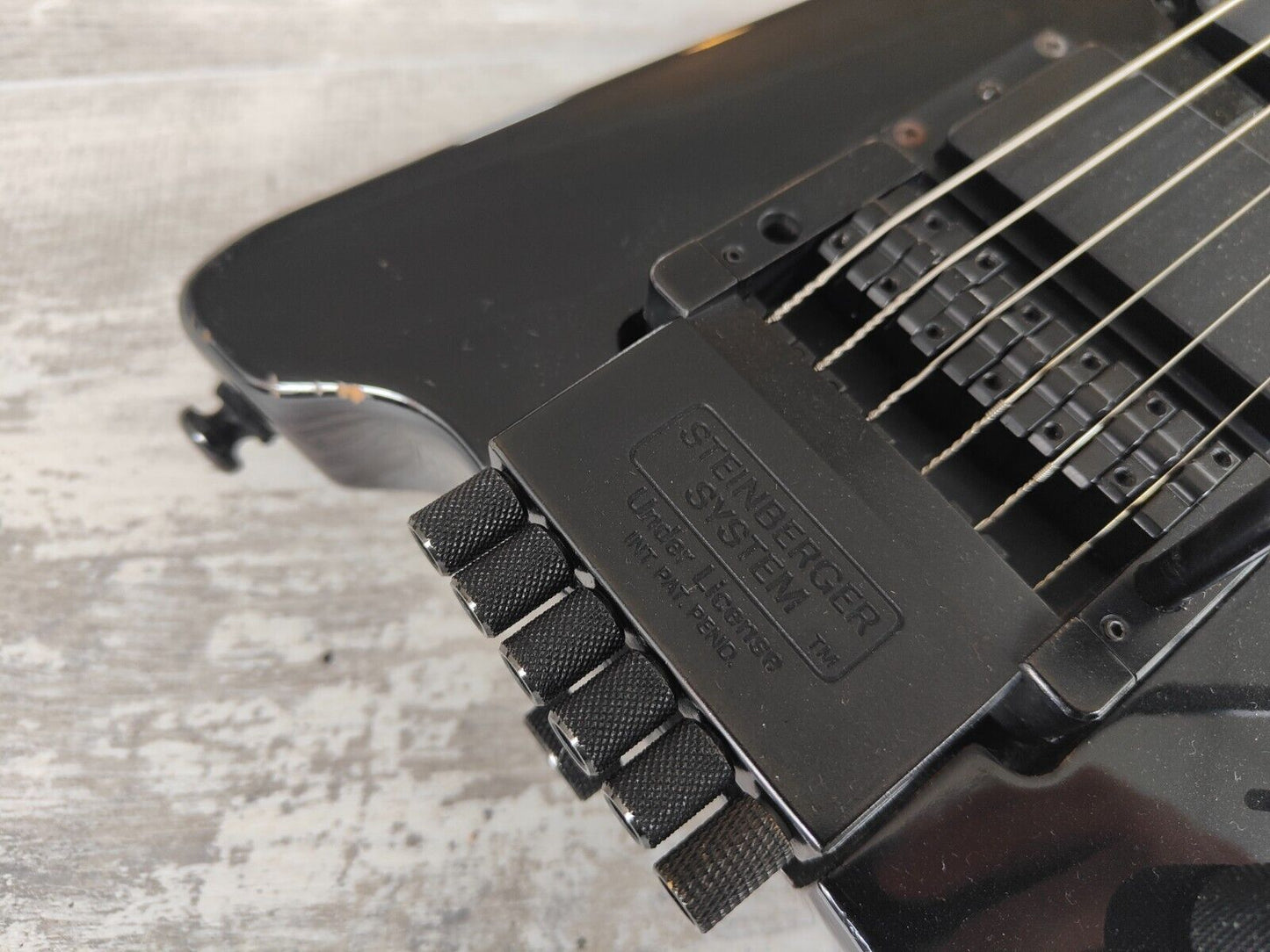 Hohner Professional B3T Steinberger Headless Guitar (Black)