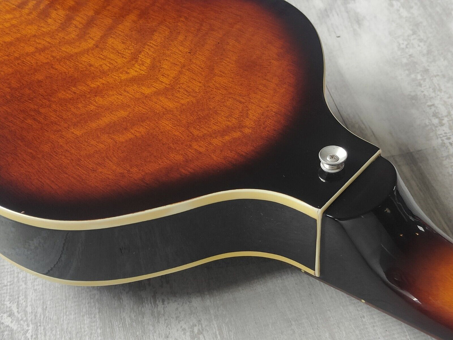 M.Crafter Violin Beatle Bass