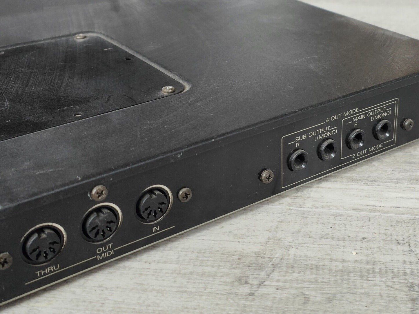 Roland JV-880 Multi Timbral Synthesizer Module