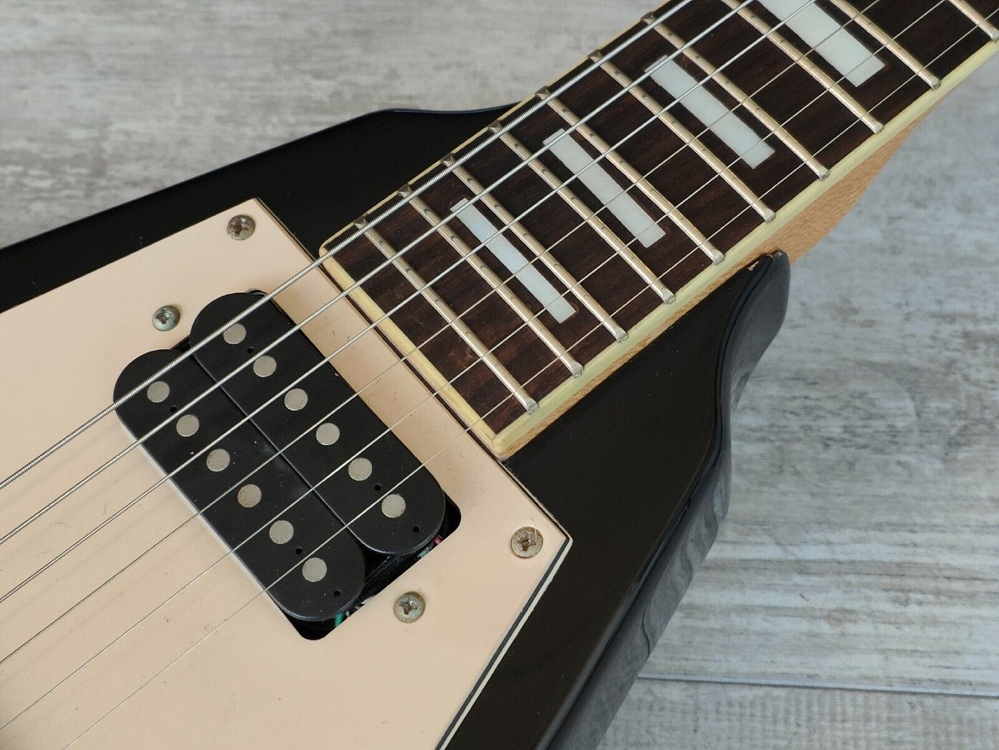 Flavor (by Aria) Flying V (Black)