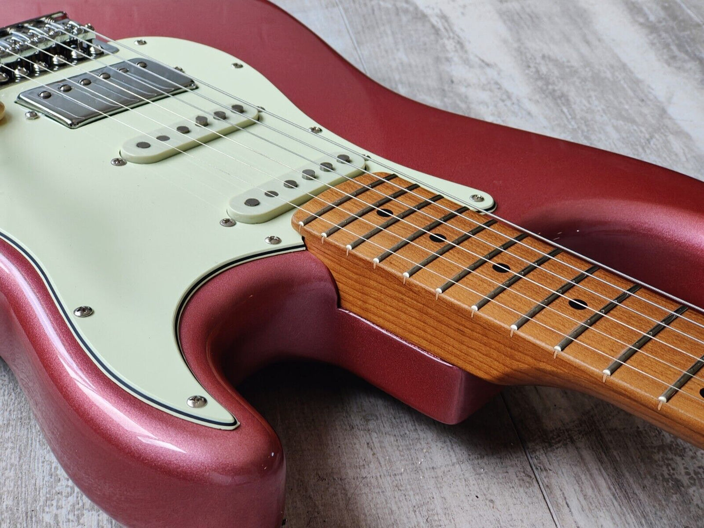 Bacchus Universe Series BST-2-RSM/M Stratocaster (Roasted Maple/Burgundy Mist)