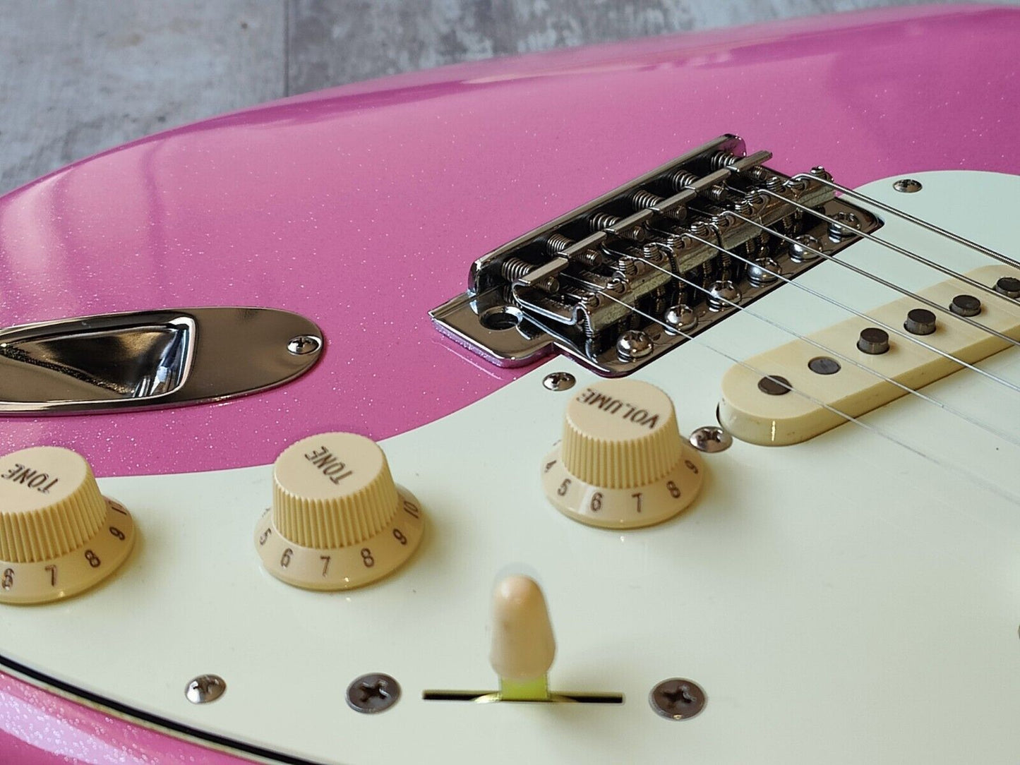 2016 Fender Japan Classic 60's Stratocaster w/USA Texas Special's (Sparkle Pink)