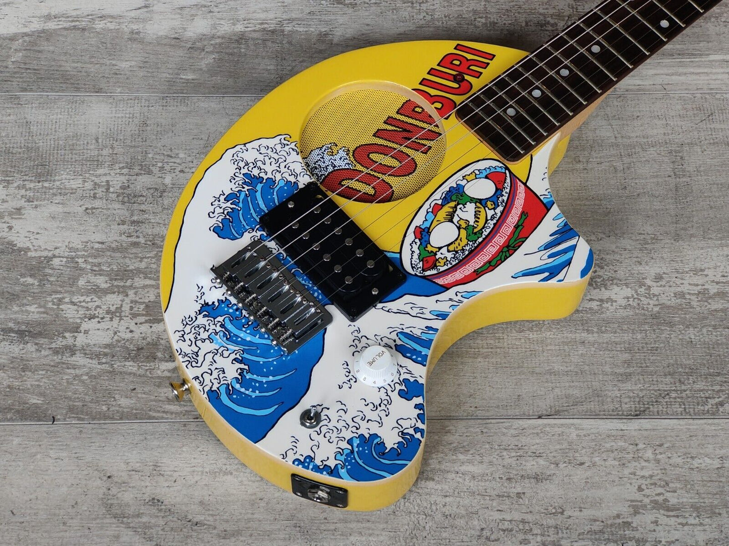 Fernandes ZO-3 Nomad Travel Guitar w/Onboard Speaker (Donburi/The Great Wave)