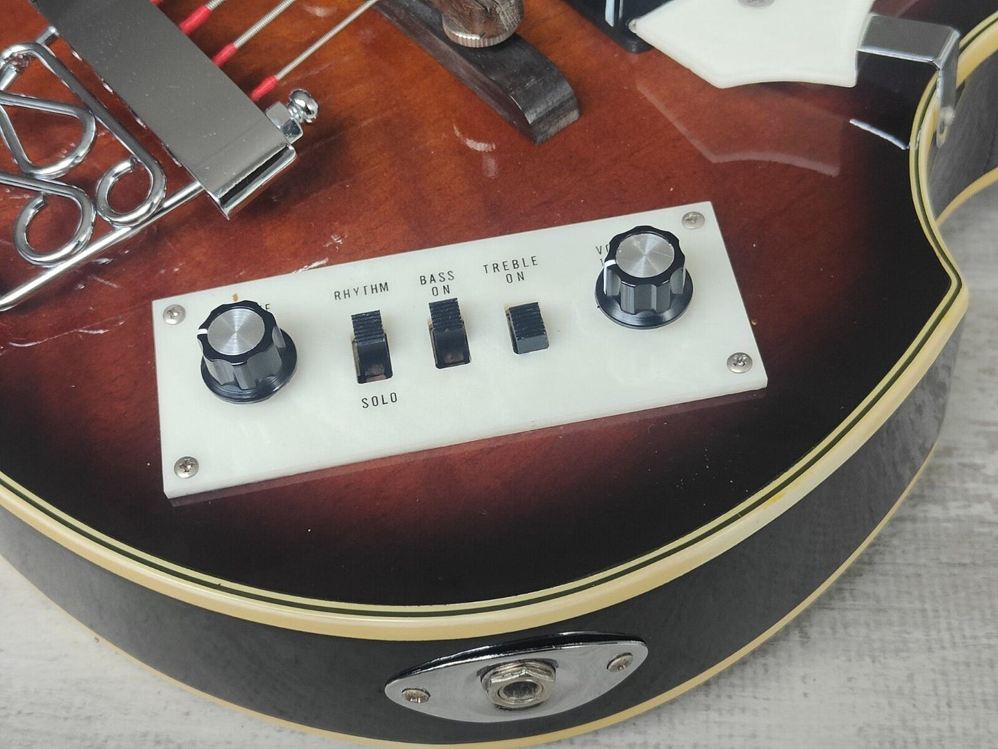 M.Crafter Violin Beatle Bass