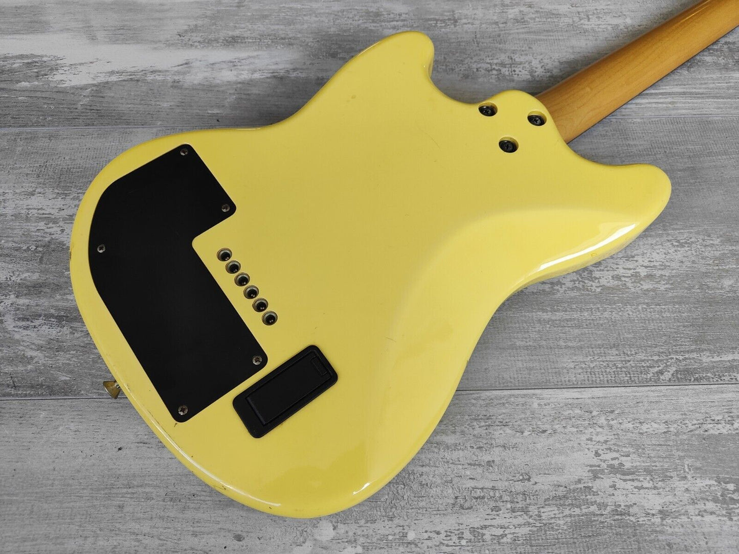 Fox MG-1 Japanese Short Scale Mustang w/Onboard Amplifier/Speaker