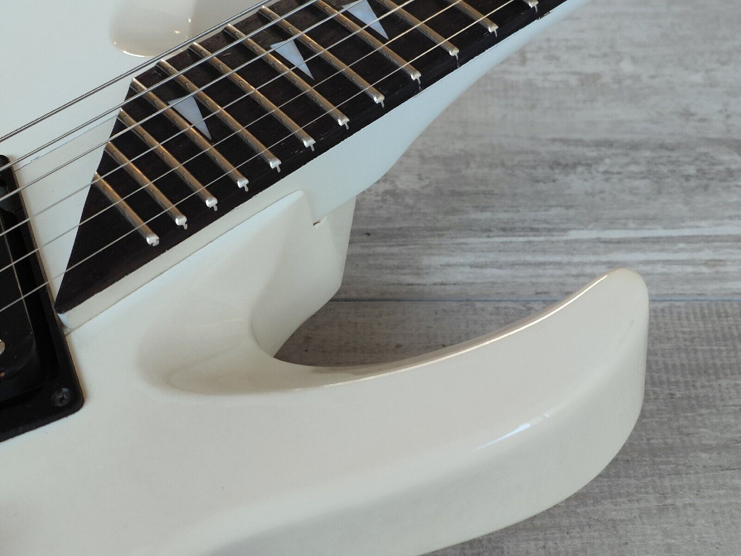 1989 Tokai Japan VC-75 Vivian Campbell Model Rand-Style Superstrat (White)