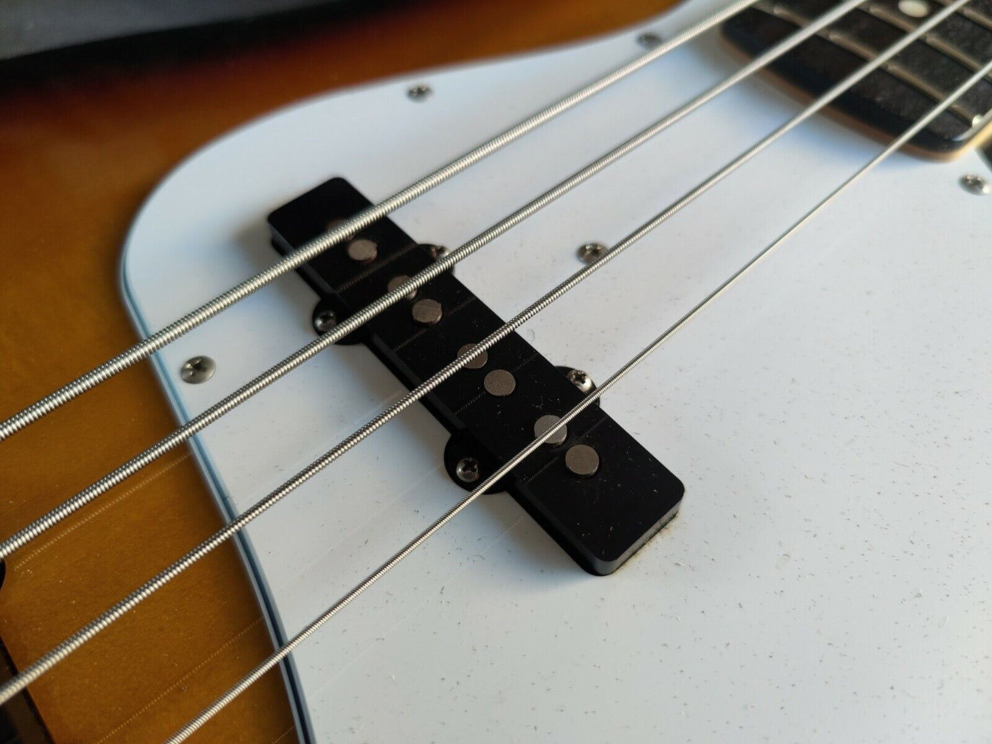 2012 FGN Japan (Fujigen) J-Standard Jazz Bass (Sunburst)