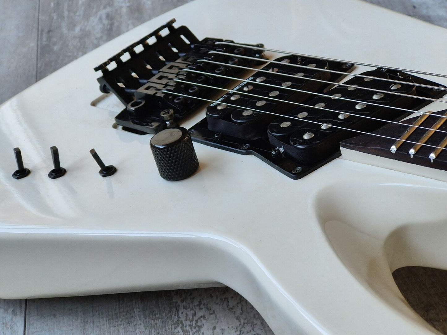 1989 Tokai Japan VC-75 Vivian Campbell Model Rand-Style Superstrat (White)