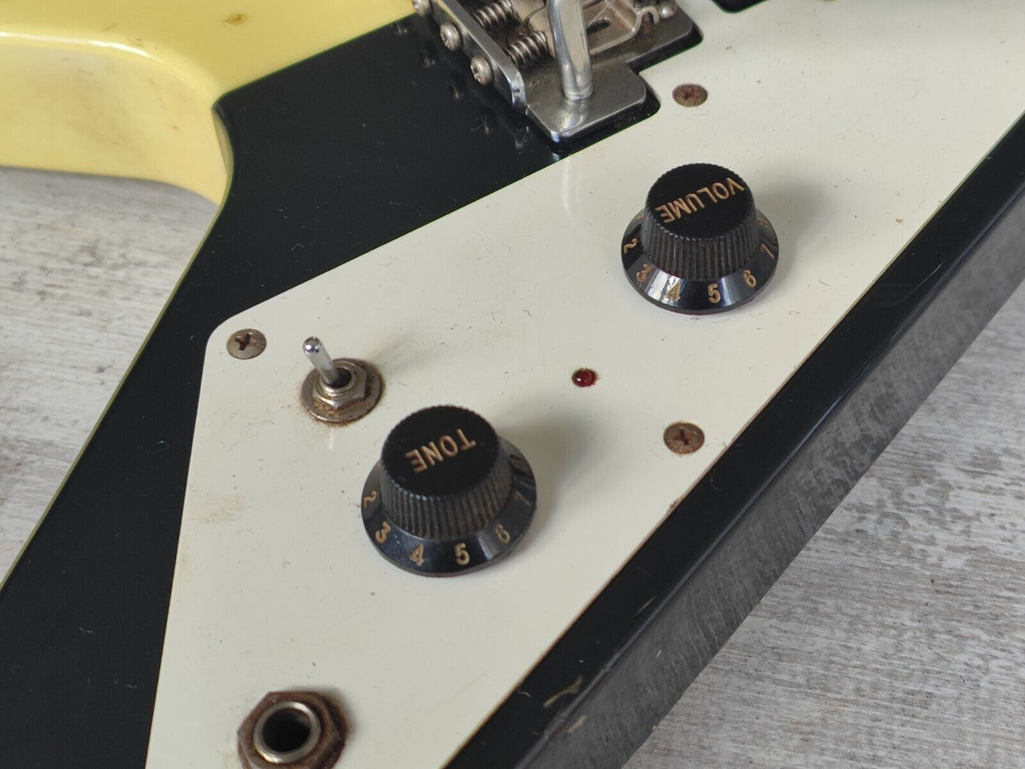 1992 Greco MINI-FV Mini V w/Onboard Speaker (Schenker Black/White)