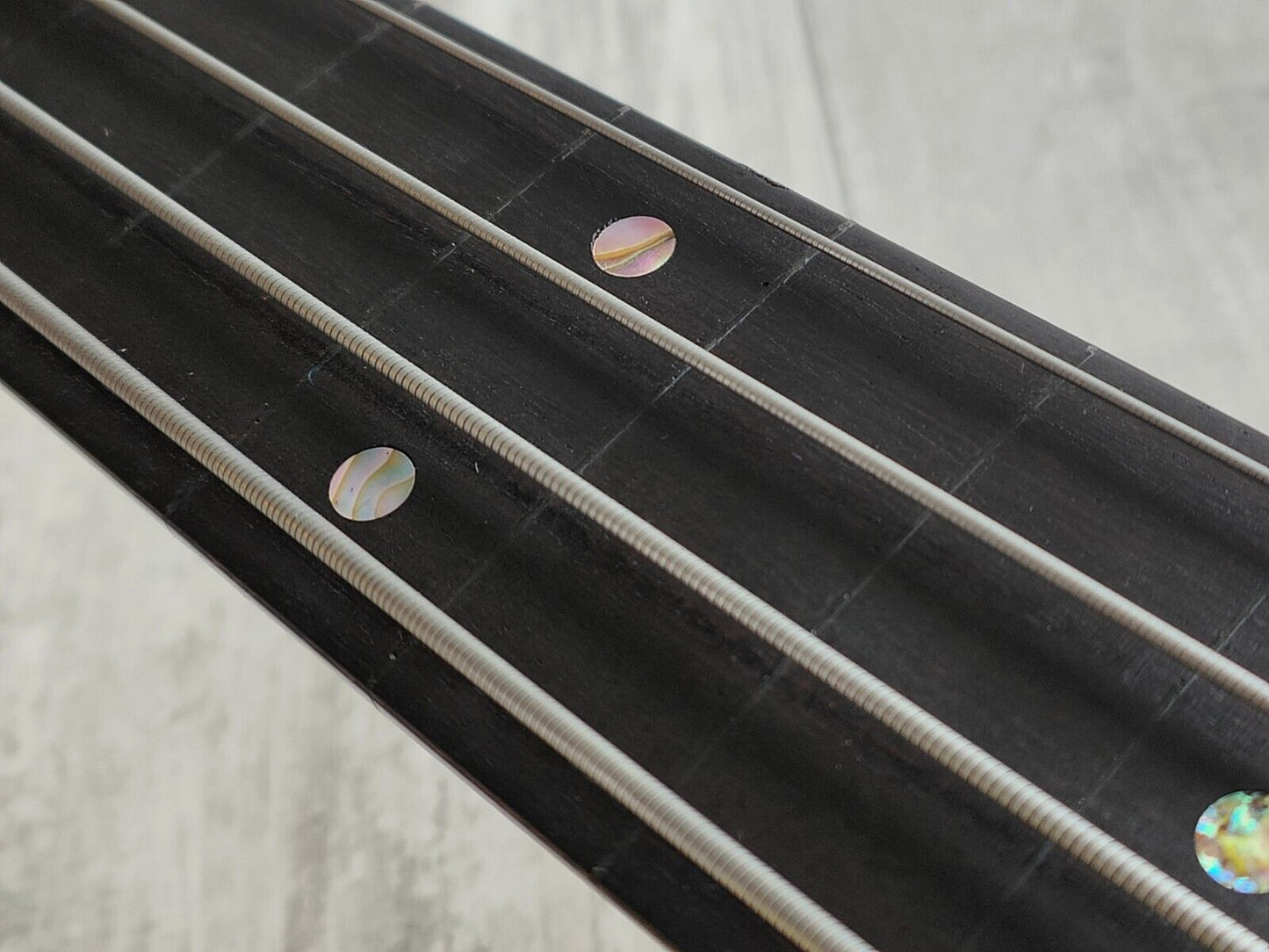 1984 Ibanez Japan MC924 Musician Series Fretless Bass Guitar (Pearl White)