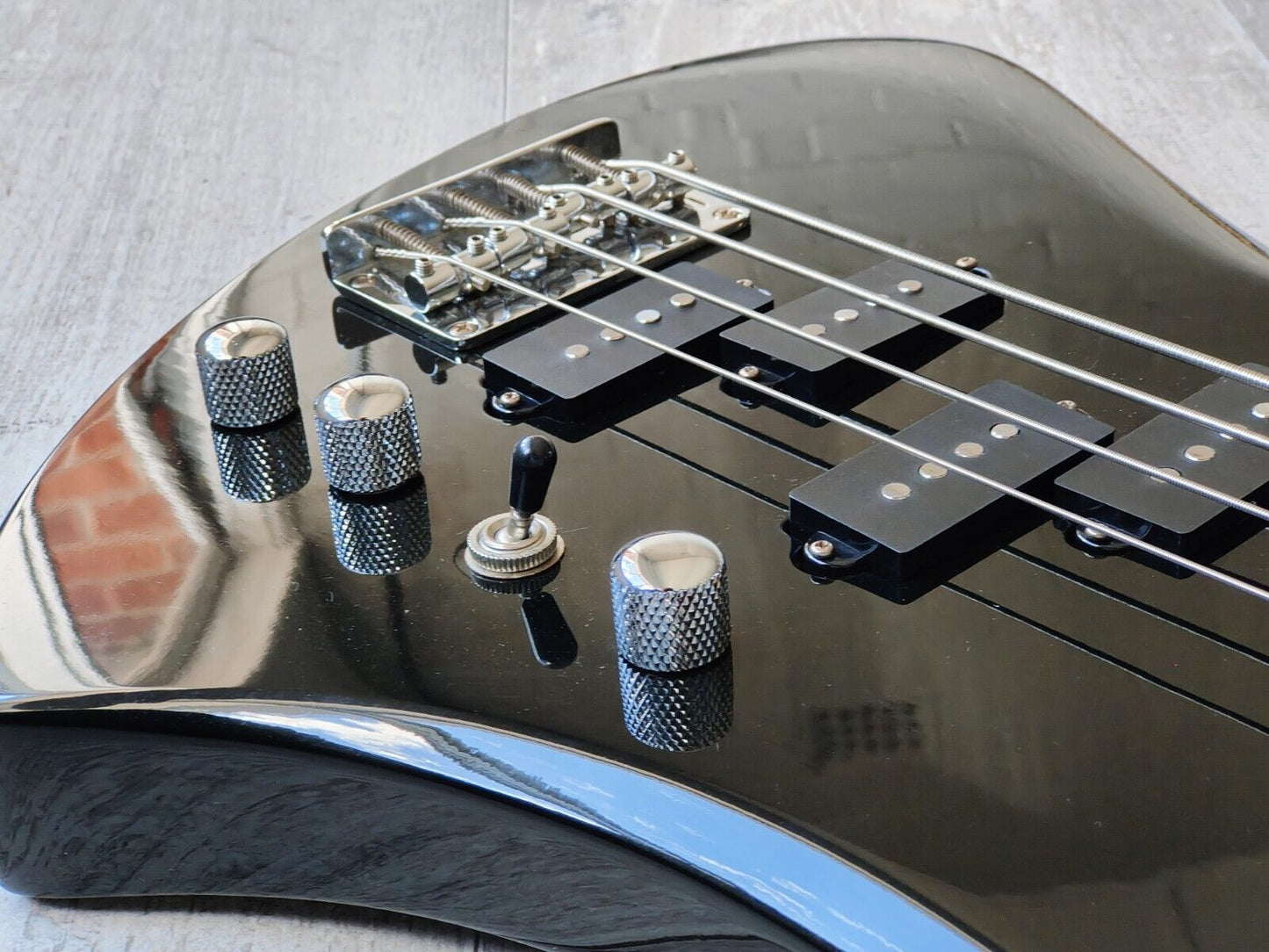 2000's BC Rich Mockingbird Bass (Black)