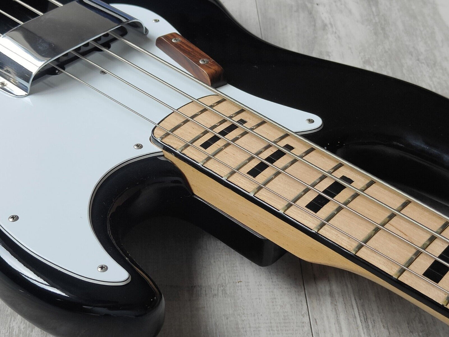1976 Fernandes Japan FJB-65 Jazz Bass (Black)