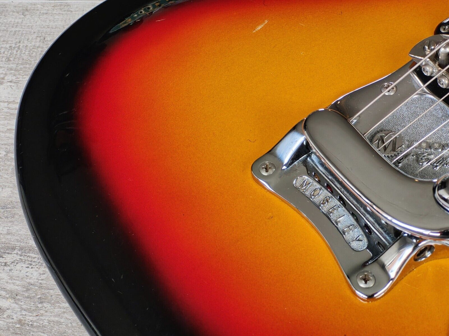2000's Mosrite "1963" Reissue Ventures Model w/Moseley Tremolo (Sunburst)