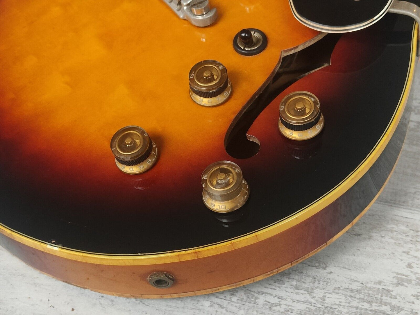 1982 Greco Japan SV-600 Super View Semi Hollowbody (Sunburst)