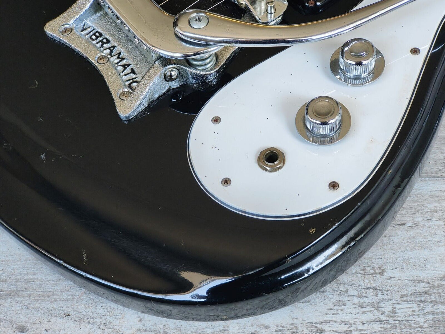 1970's Mosrite Japan Avenger w/Vibramatic Vibrato (Black)