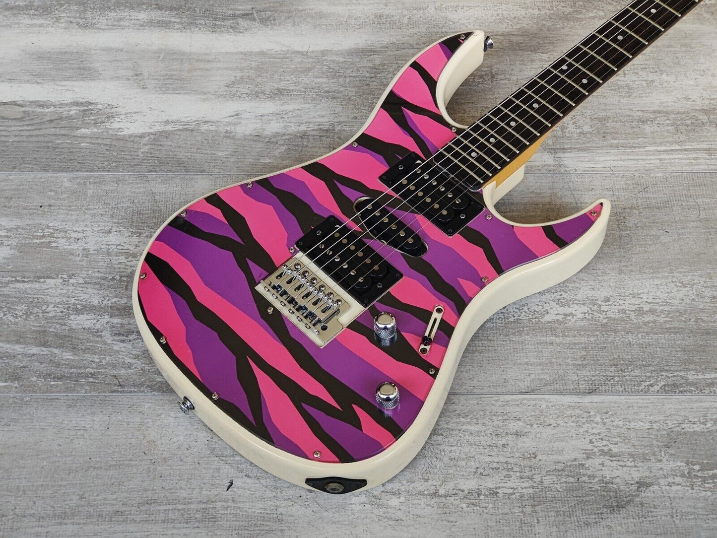 1993 Yamaha YGX121FP HSH Superstrat w/"Free Art Pickguard" (Pink Tiger)