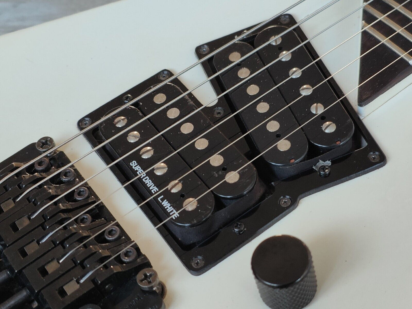 1989 Tokai Japan VC-75 Vivian Campbell Model Rand-Style Superstrat (White)