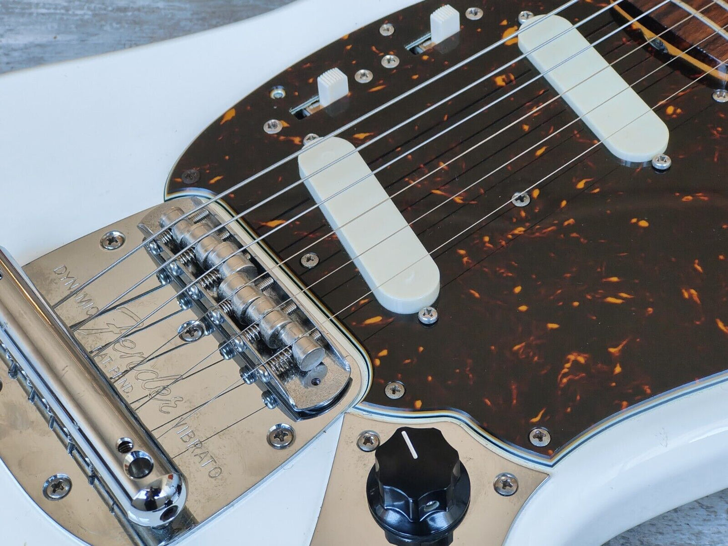 2017 Fender Japan Traditional 60's Mustang (Vintage White)