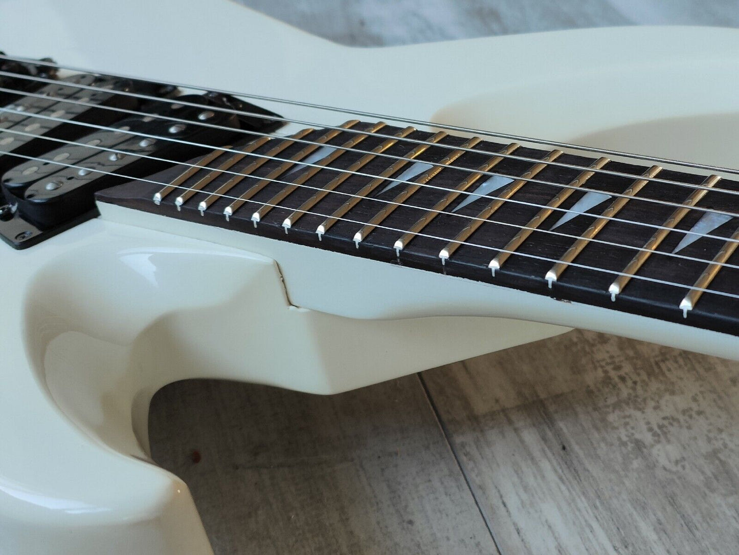 1989 Tokai Japan VC-75 Vivian Campbell Model Rand-Style Superstrat (White)