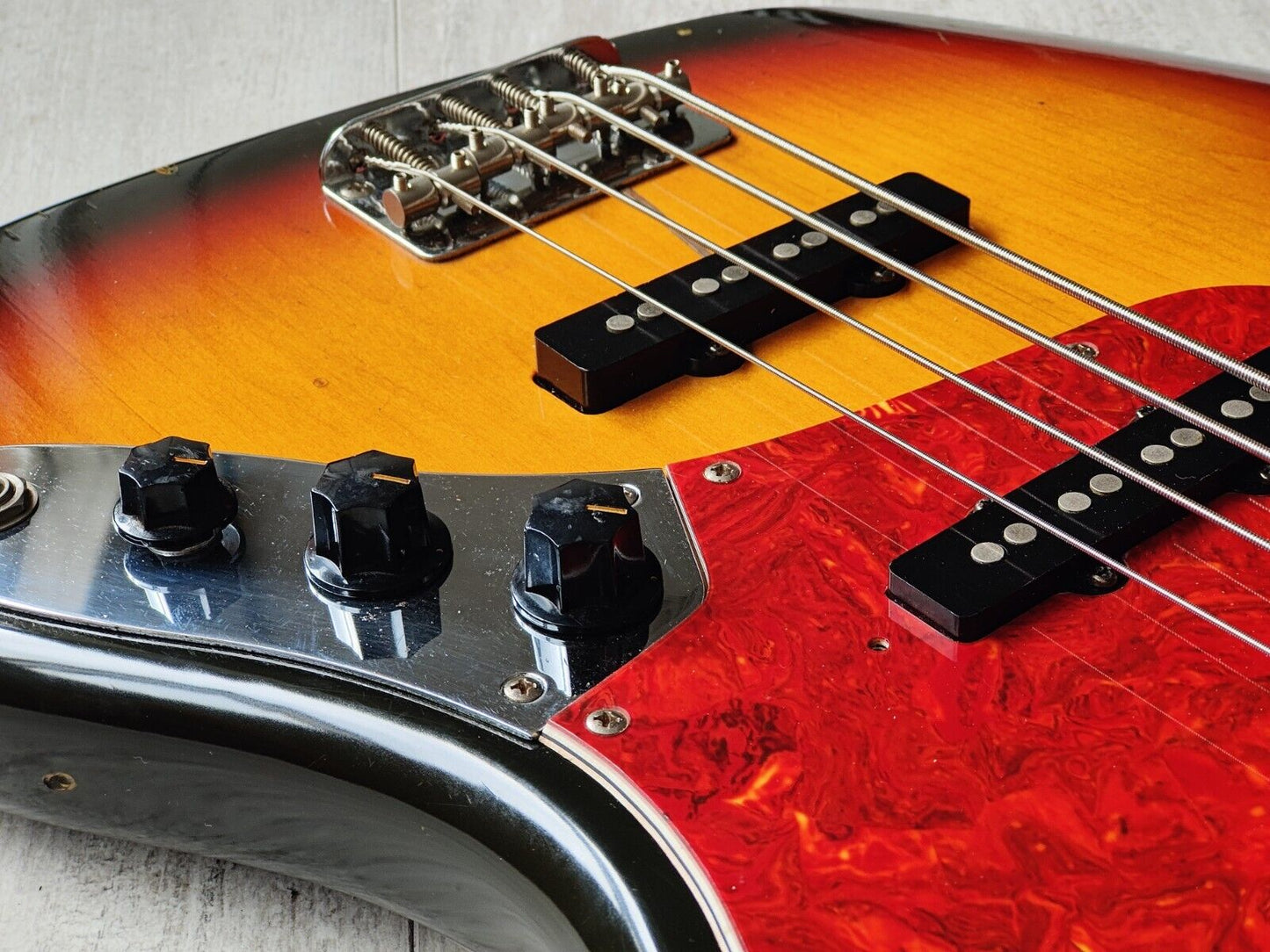 1993 Fender Japan (by Fujigen) JB62-58 '62 Reissue Jazz Bass (Sunburst)