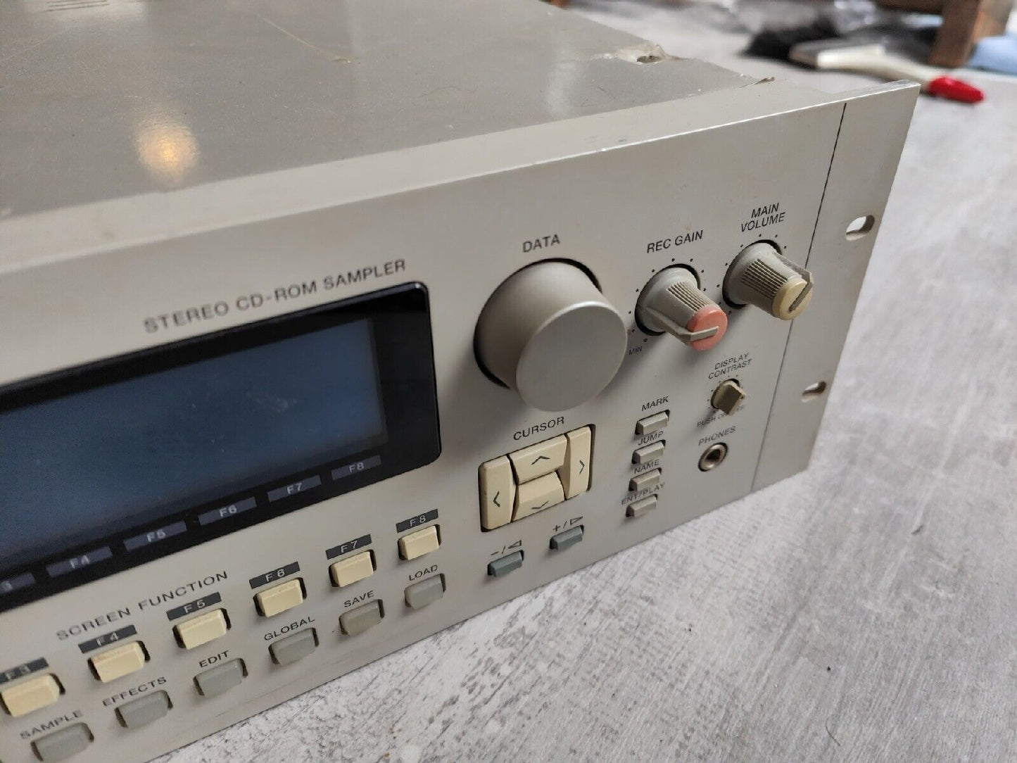 Akai CD3000XL Sampler