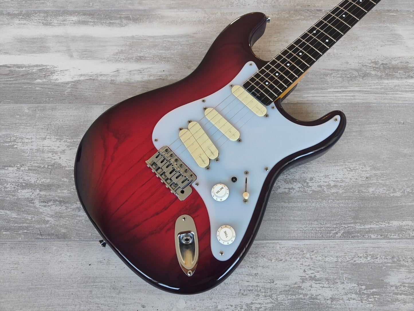 1991 Levinson Blade RH-4-EC HSS Passive Stratocaster (Misty Violet)