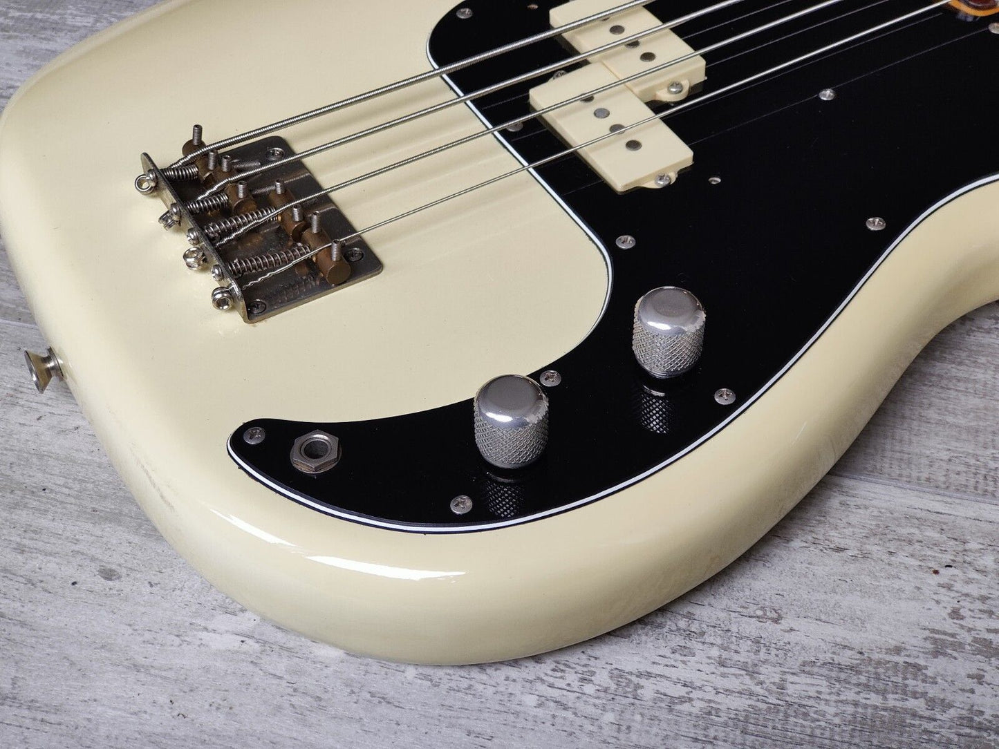 1979 Fernandes Japan FPB-60 Precision Bass (Vintage White)
