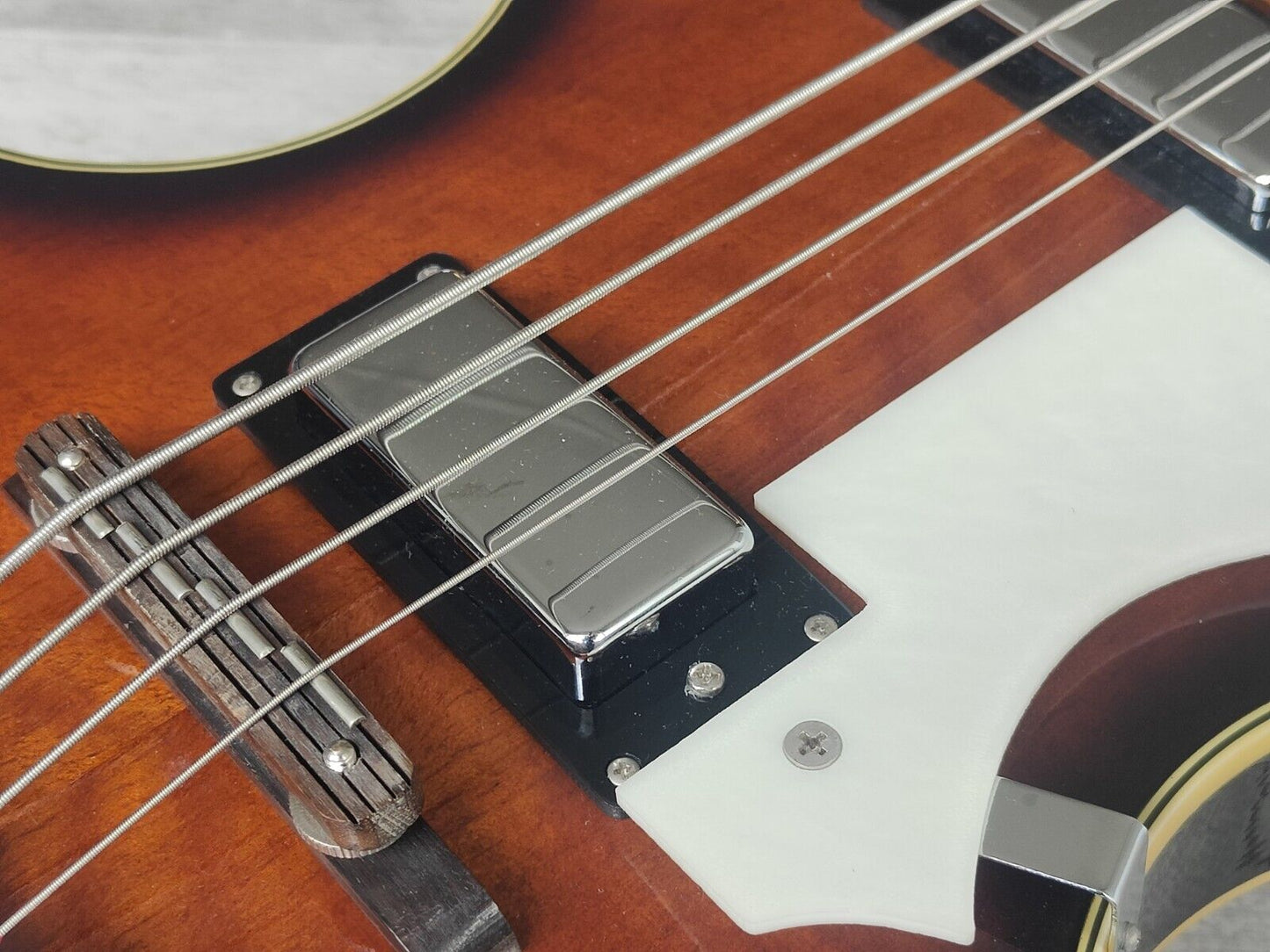 M.Crafter Violin Beatle Bass